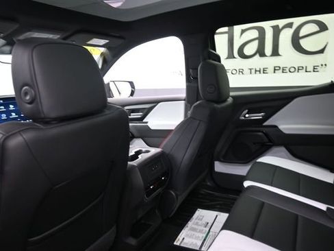 Used 2025 Chevrolet Silverado EV RST AWD/4WD image 19