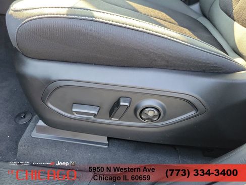 New 2025 Jeep Grand Cherokee Laredo X w/ Luxury Tech Group I AWD/4WD image 19