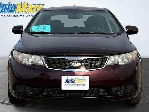 Used 2011 Kia Forte EX FWD image 2