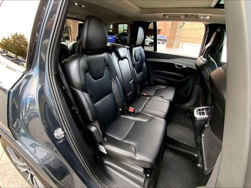 Used 2021 Volvo XC90 T5 Momentum w/ Protection Package Premier image 20