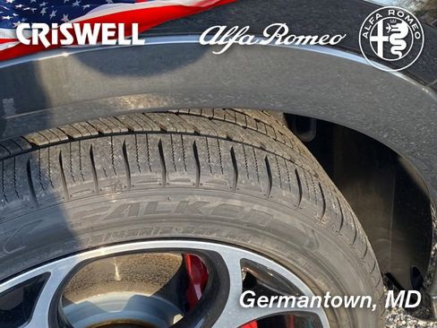 New 2024 Alfa Romeo Tonale Veloce image 14