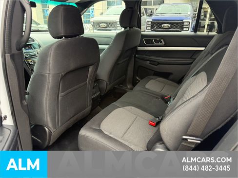 Used 2016 Ford Explorer XLT image 12