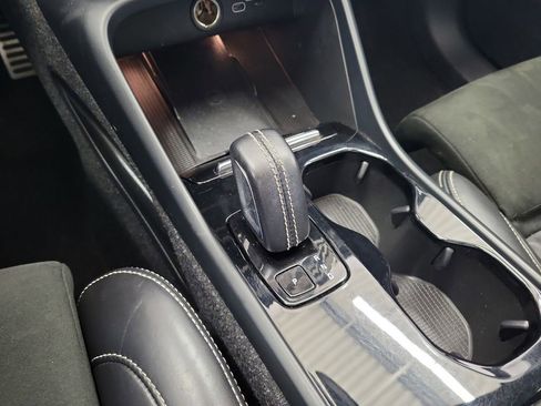 Used 2022 Volvo XC40 P8 Recharge Plus AWD/4WD image 31