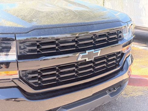 Used 2018 Chevrolet Silverado 1500 Custom w/ Custom Value Package RWD image 4