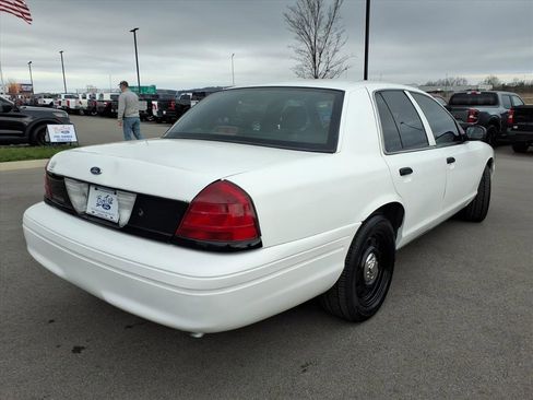 Used 2008 Ford Crown Victoria Police Interceptor image 3
