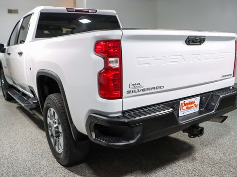 Used 2024 Chevrolet Silverado 2500 Custom w/ Custom Convenience Package image 9