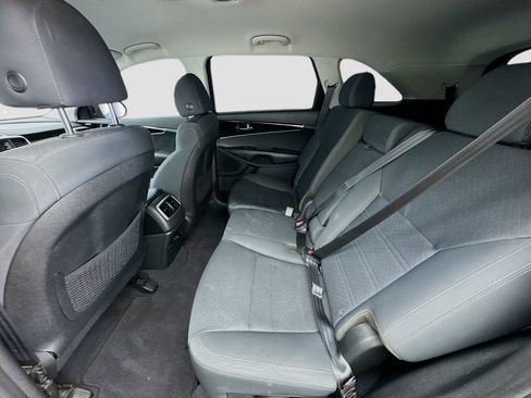 Used 2020 Kia Sorento S FWD image 15