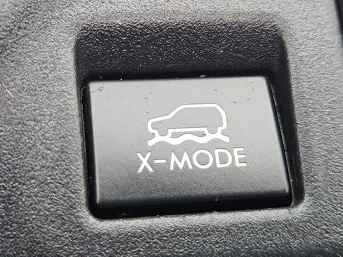 Used 2019 Subaru Crosstrek 2.0i Limited w/ Moonroof Package w/Navigation image 19