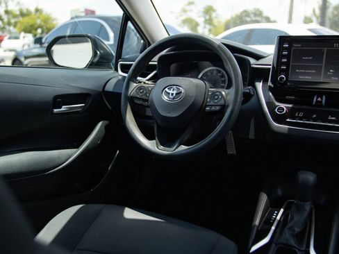 Used 2021 Toyota Corolla LE FWD image 24