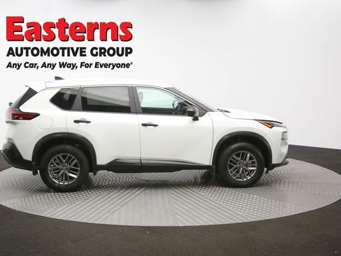 Used 2022 Nissan Rogue S image 44