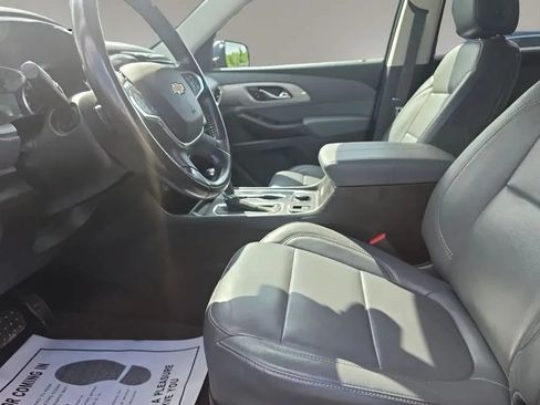 Used 2020 Chevrolet Traverse LT w/ LT Premium Package AWD/4WD image 9
