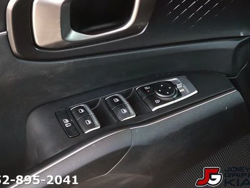 Certified 2024 Kia Sorento S w/ Panoramic Sunroof Package FWD image 11