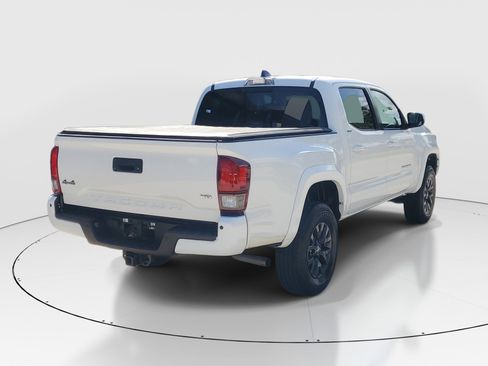 Used 2023 Toyota Tacoma SR5 AWD/4WD image 3