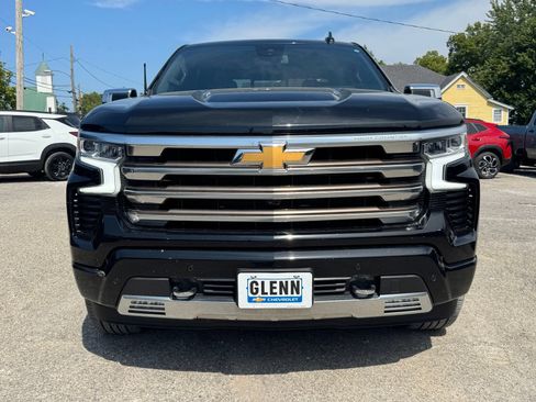 Used 2022 Chevrolet Silverado 1500 High Country w/ High Country Premium Package AWD/4WD image 12
