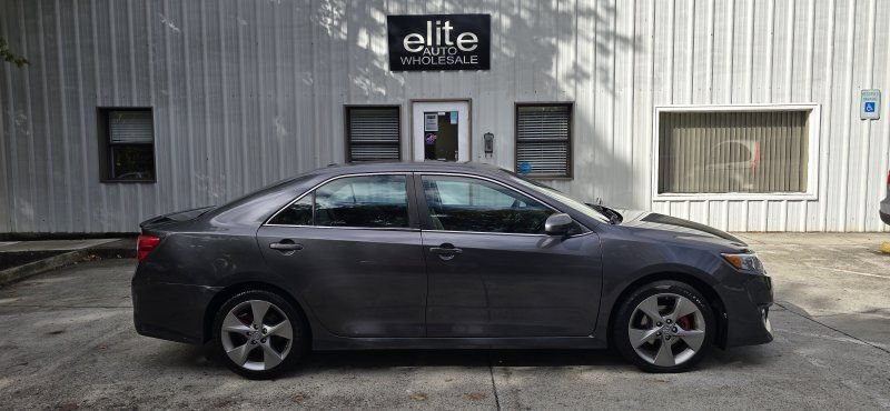Used 2012 Toyota Camry SE FWD image 6