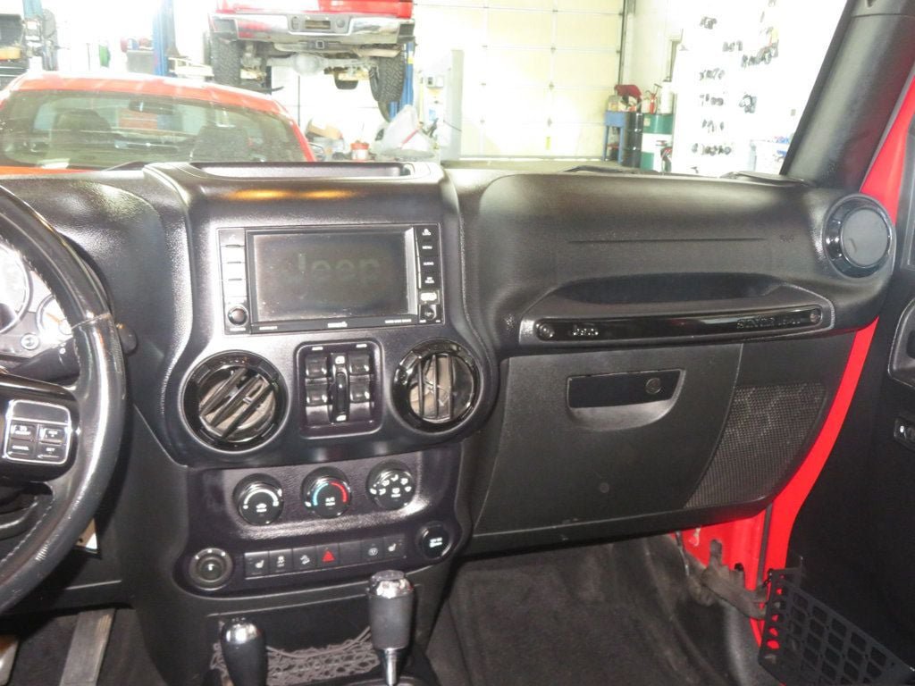 Used 2015 Jeep Wrangler Unlimited Sahara AWD/4WD image 35