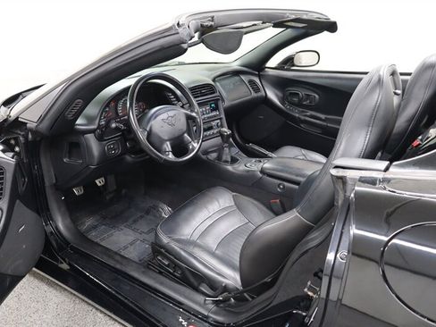 Used 2001 Chevrolet Corvette Convertible w/ Preferred Equipment Group2 RWD image 20