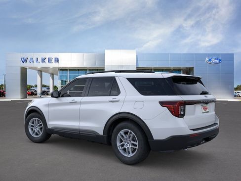 New 2026 Ford Explorer Active RWD image 4