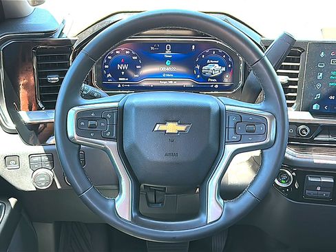 Used 2023 Chevrolet Silverado 1500 LT w/ Z71 Off-Road Package AWD/4WD image 21