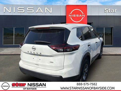 Used 2024 Nissan Rogue S AWD/4WD image 4