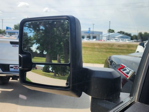 Used 2022 Chevrolet Silverado 2500 LT w/ Midnight Edition AWD/4WD image 10