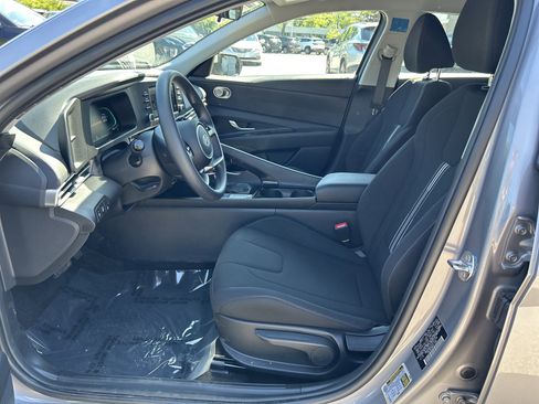 New 2026 Hyundai Elantra Hybrid FWD image 4