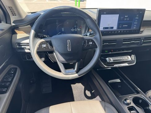 Used 2023 Lincoln Corsair Reserve w/ Equipment Group 201A image 17