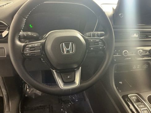 Used 2024 Honda Pilot Elite image 17