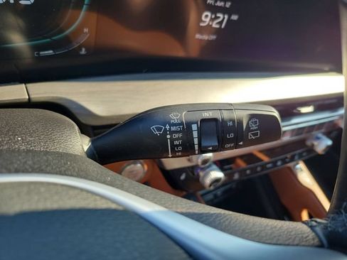 Used 2025 Kia Telluride AWD image 29