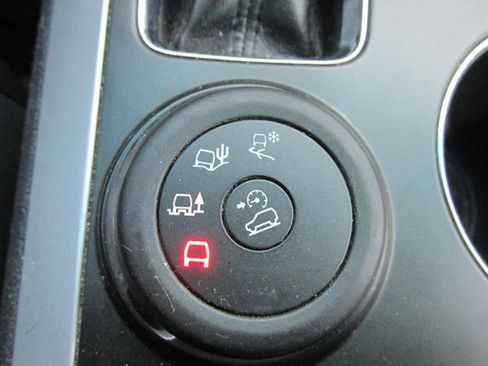 Used 2015 Ford Explorer XLT w/ Equipment Group 202A image 16