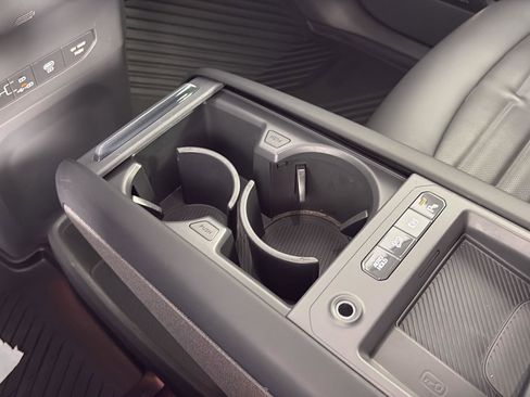 Used 2024 Kia EV9 Land image 31