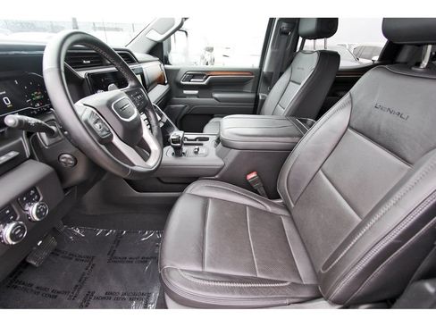 Used 2025 GMC Sierra 1500 Denali w/ Denali Reserve Package AWD/4WD image 6