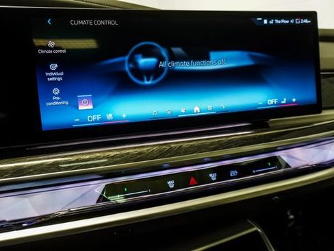Used 2023 BMW 740i RWD image 24