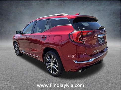 Used 2020 GMC Terrain Denali w/ Denali Premium Package AWD/4WD image 8