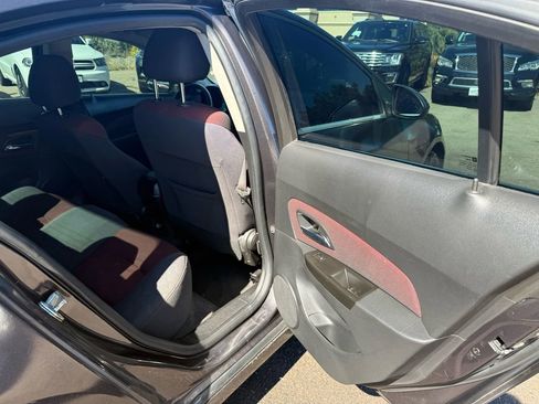 Used 2014 Chevrolet Cruze LT image 21