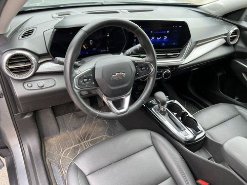Used 2024 Chevrolet Trax ACTIV w/ Sunroof Package FWD image 16