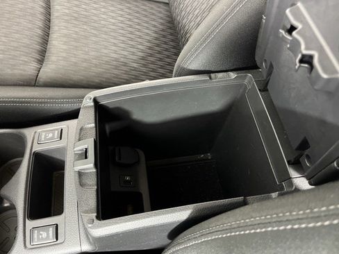 Used 2019 Nissan Rogue SV w/ Premium Package FWD image 26