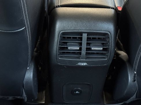 Used 2025 Ford Escape Platinum AWD/4WD image 42