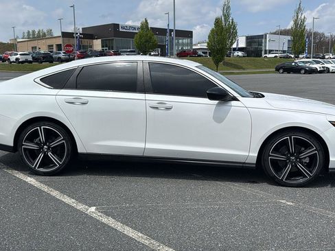 Used 2024 Honda Accord Sport image 4