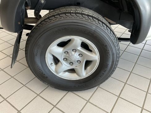 Used 2004 Toyota Tacoma 4x4 Xtracab V6 image 8