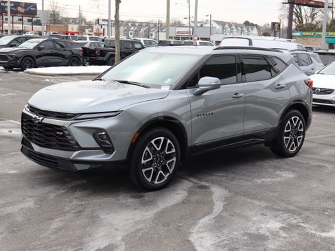 Certified 2025 Chevrolet Blazer RS w/ Driver Confidence II Package image 5