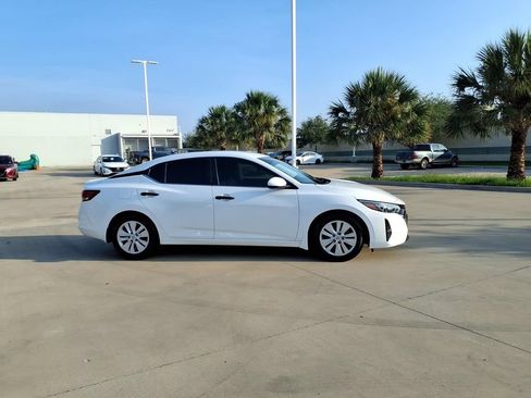 Used 2024 Nissan Sentra S FWD image 6