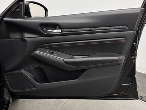 Used 2022 Nissan Altima 2.5 SR image 32