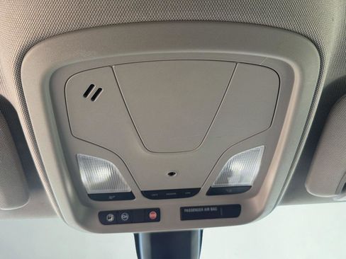 Used 2016 Chevrolet Impala LT FWD image 16