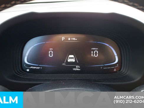 Used 2023 Hyundai Venue SEL image 12