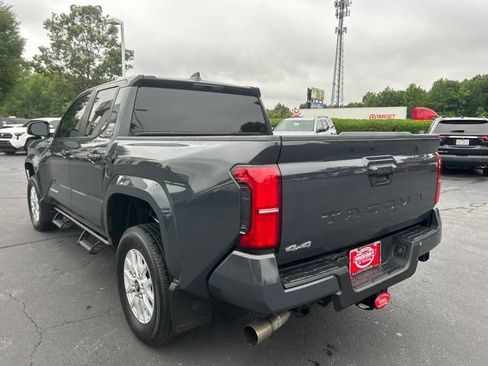Used 2024 Toyota Tacoma SR5 AWD/4WD image 11