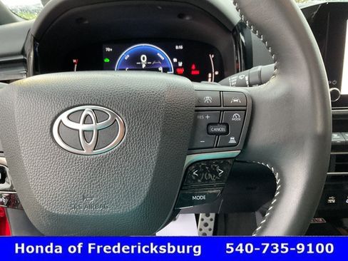Used 2025 Toyota Camry SE AWD/4WD image 28