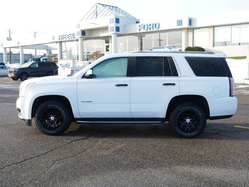 Used 2019 GMC Yukon SLT image 2