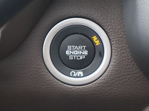 Used 2025 RAM 3500 Laramie AWD/4WD image 17