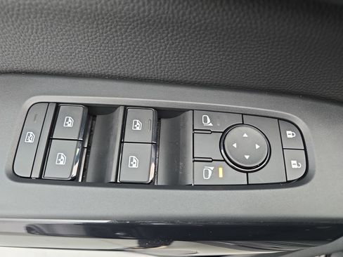 New 2026 Nissan Pathfinder SV image 29